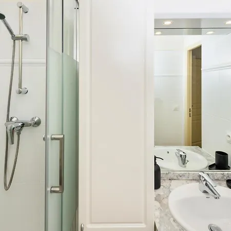 Jardin Des Muses Ii - Somptueux 2 Pieces - Carre D'or Apartment Menton