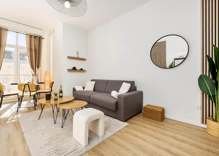 Jardin Des Muses Ii - Somptueux 2 Pieces - Carre D'or Lägenhet